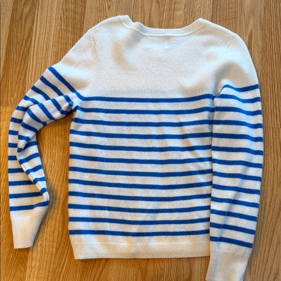 Classic Blue Striped Women's Sweater cashmere - Picture 4 of 4